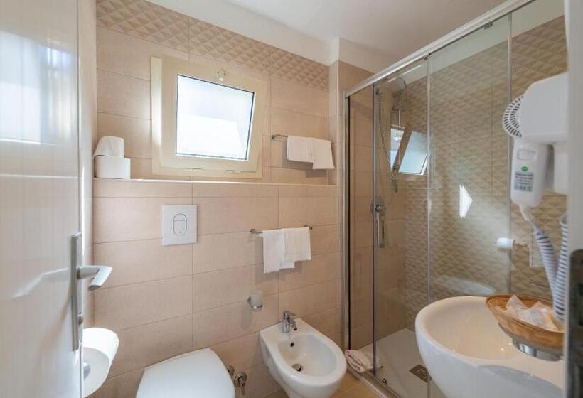 Номер Стандарт Трехместный, Albergo Villa A Mare