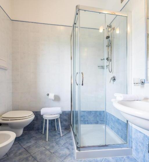 Четырехместный Номер Стандарт, Albergo Villa A Mare