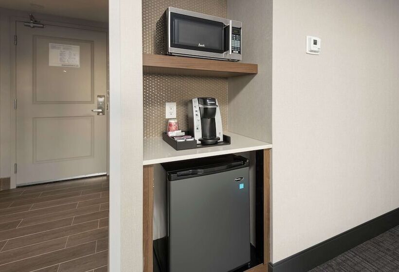 デラックスルーム, Hilton Garden Inn Ottawa Downtown
