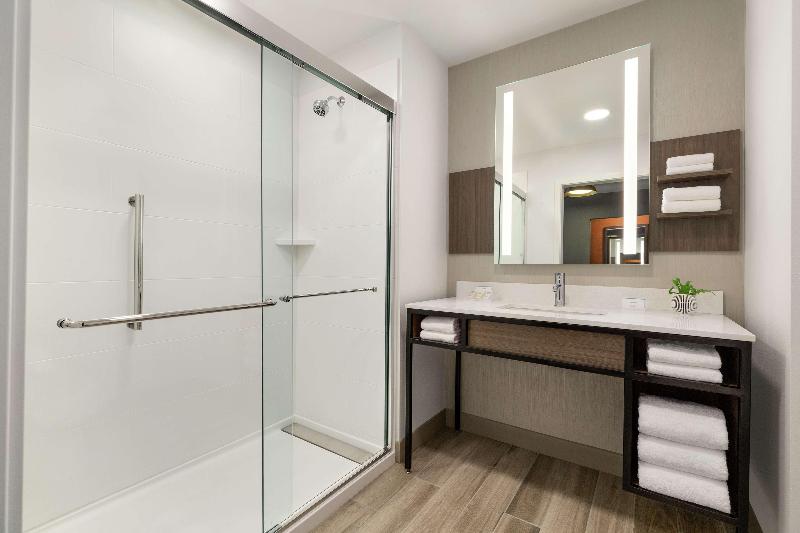 غرفة قياسية سرير كينج, Hilton Garden Inn Seattle Airport