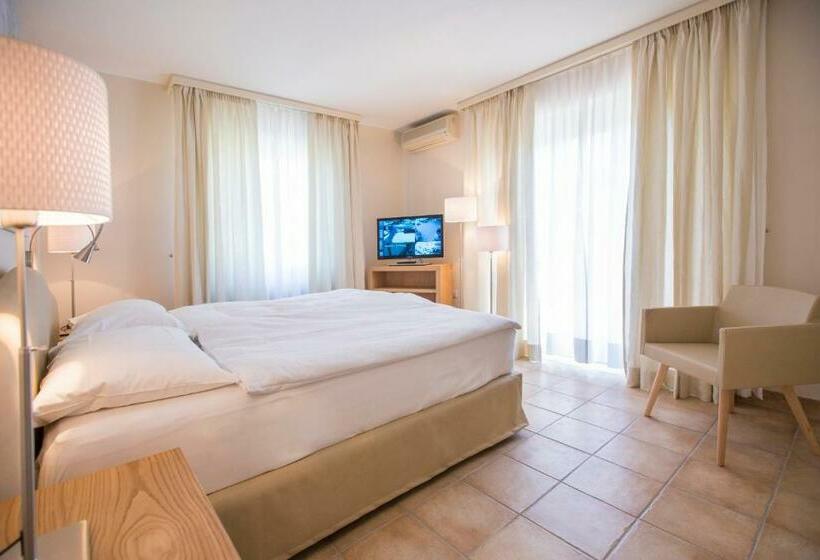Полулюкс с Балконом, Villa Delta Suites House