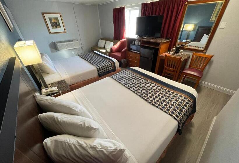 Номер Deluxe, Pacific Inn