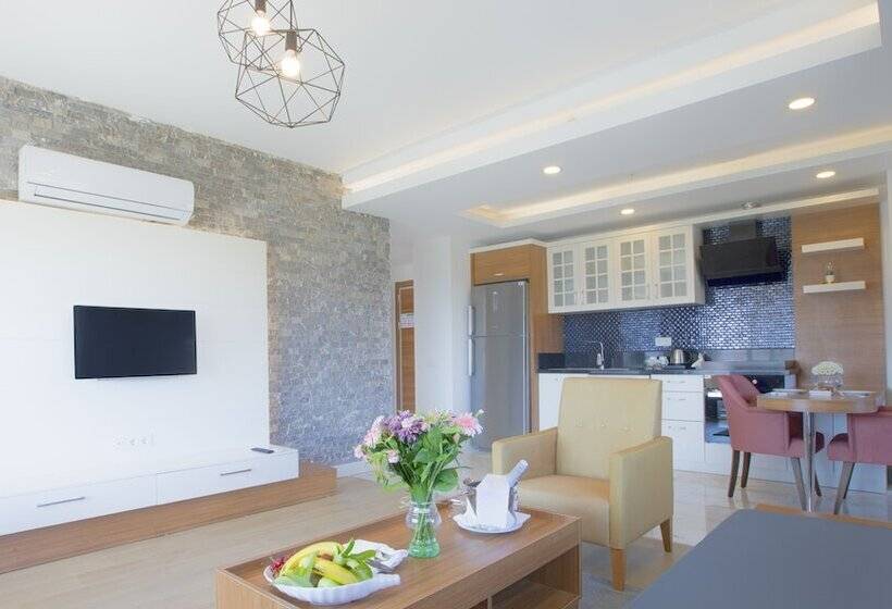 Люкс Повышенной Комфортности, Greenwood Suites Resort