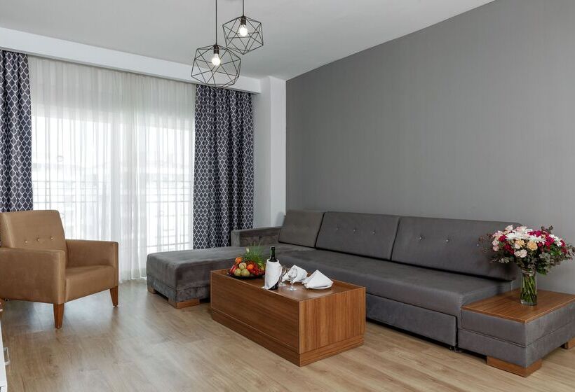 Люкс Повышенной Комфортности, Greenwood Suites Resort