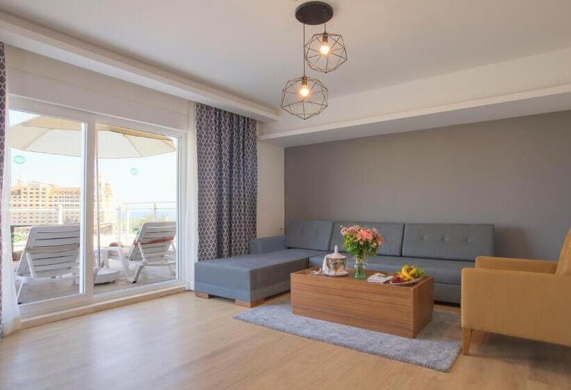 Люкс Повышенной Комфортности, Greenwood Suites Resort