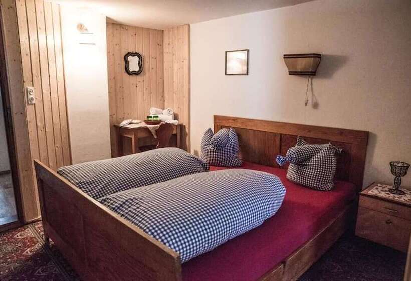 اتاق استاندارد سه تخته با سرویس بهداشتی مشترک, Almhütte & Skihütte Kohlerhaus