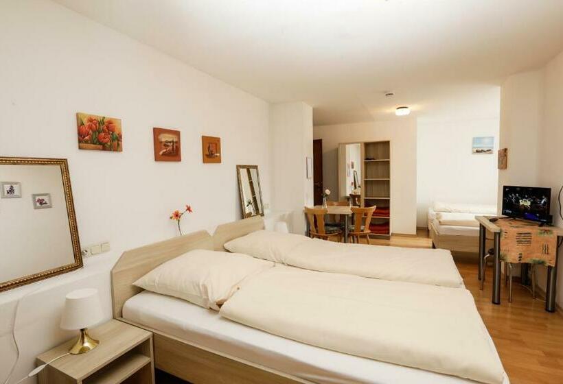 Четырехместный Номер Стандарт, Gasthof / Pension Götzfried