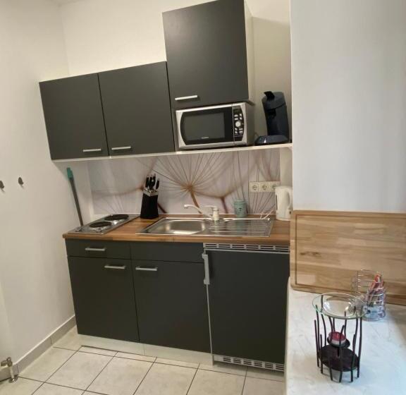 Апартаменты 1 Спальня, Bed & Rooms, Wörgl