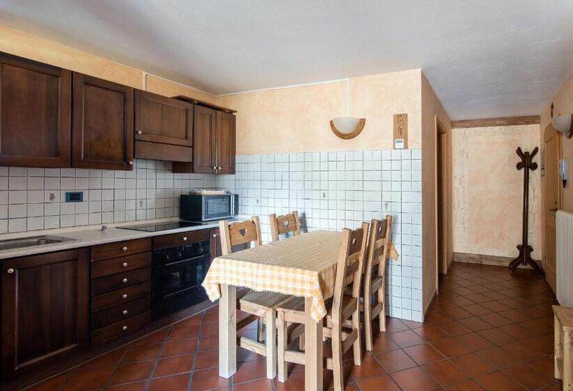 استودیوی استاندارد, Residence Ruetoreif