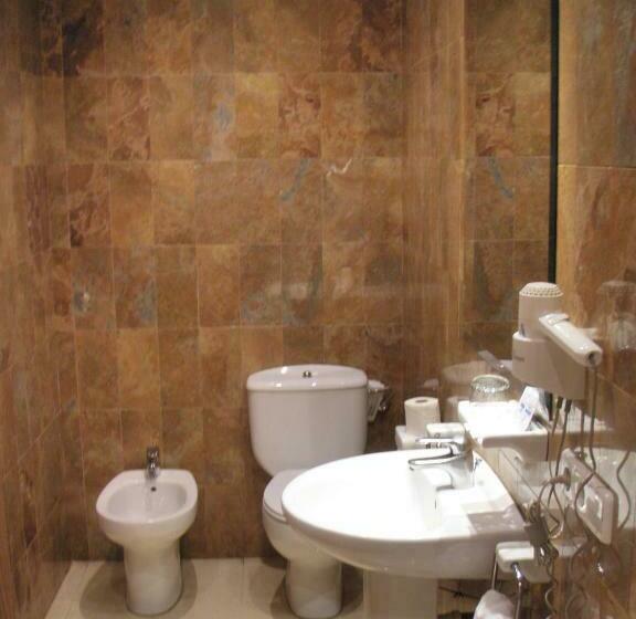 Номер Стандарт, Hostal Mallorquines