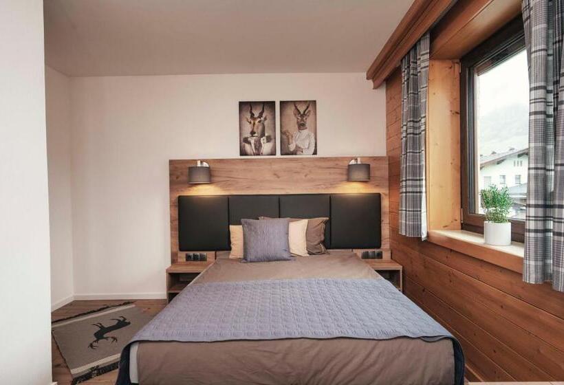 اتاق خانوادگی, Golf & Ski Chalet