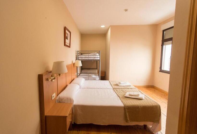 Четырехместный Номер Классик, Hostal Pico Agujas