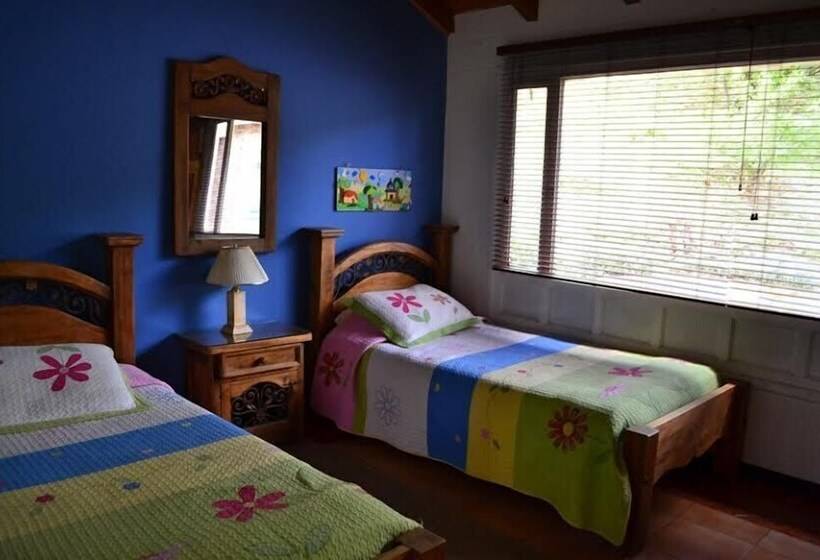 Номер Стандарт Трехместный, Miravalle Suites