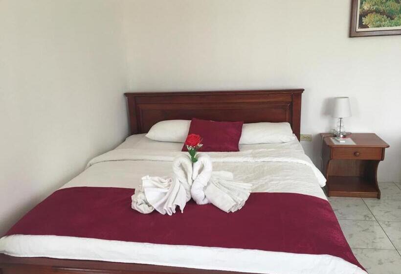 Четырехместный Номер Стандарт, Hostal Las Fragatas