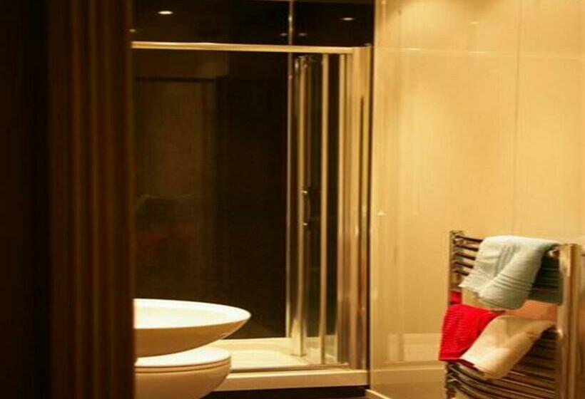 اتاق استاندارد با سرویس بهداشتی مشترک, Riverside Guest House