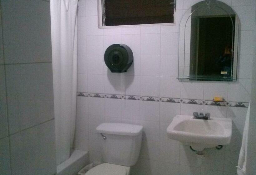 استودیوی سوپریور, Apartahotel Jardines Metropolitanos