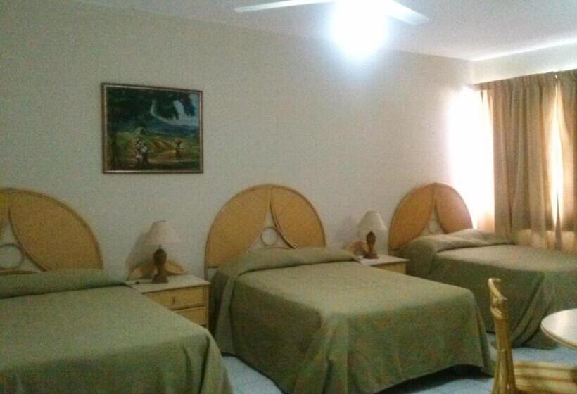 استودیو خانوادگی, Apartahotel Jardines Metropolitanos