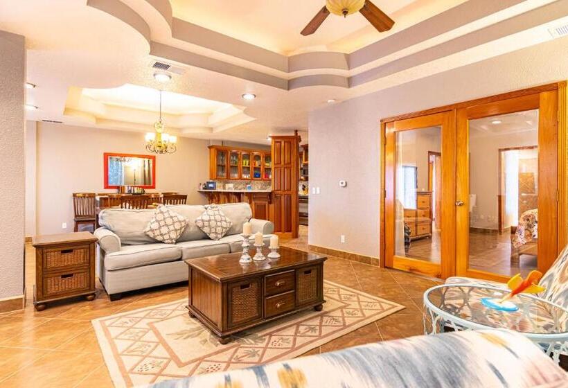Люкс 2 Спальни, Lighthouse Beach Villas