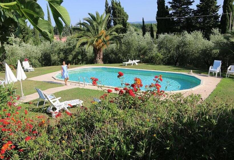 Апартаменты 3 Спальни, Agriturismo Poggio Al Tesoro