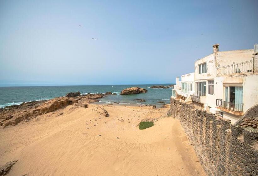 سوییت خانوادگی, Riad Kafila