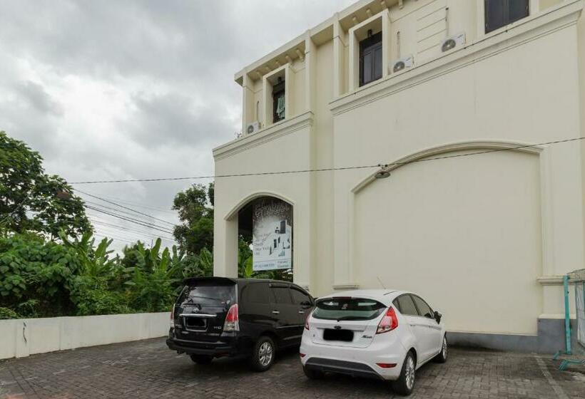 Номер Стандарт, Reddoorz @ Malalayang 2 Manado