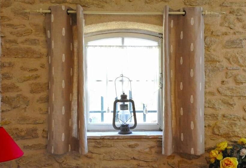 Трехместный Номер Superior, Fontaine Des Magnarelles