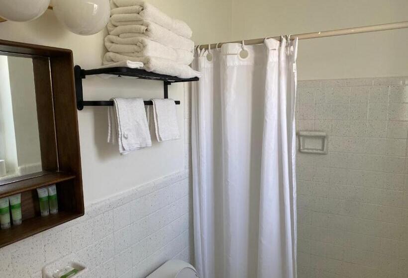 Четырехместный Номер Deluxe, Tiana Beach Inn