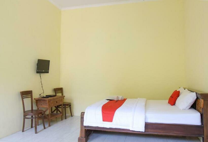 Семейный Номер, Reddoorz Syariah Near Balai Kota Probolinggo 2