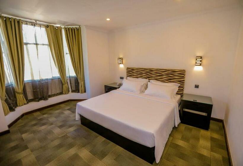 Quarto Deluxe, Huddle