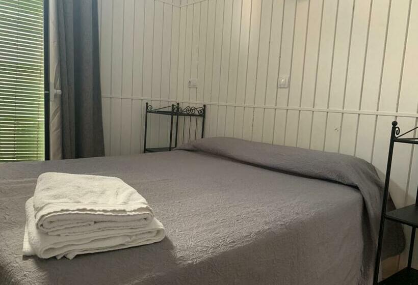 اتاق استاندارد یک نفره, Hostal Alcobia