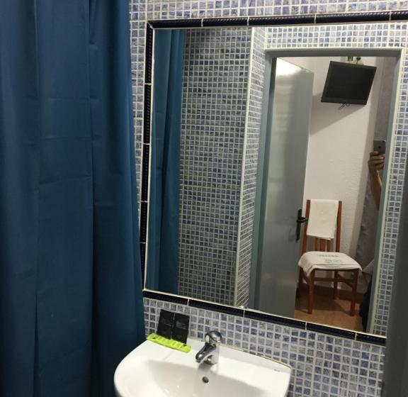 اتاق استاندارد یک نفره, Hostal Alcobia