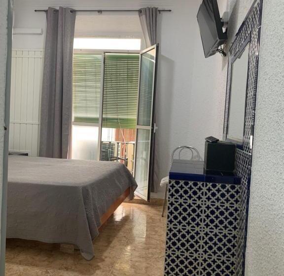 اتاق استاندارد سه نفره, Hostal Alcobia