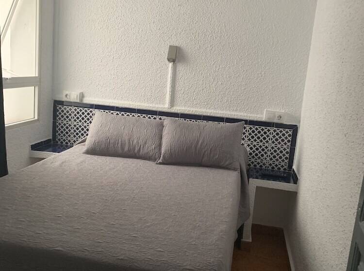 اتاق استاندارد سه نفره, Hostal Alcobia
