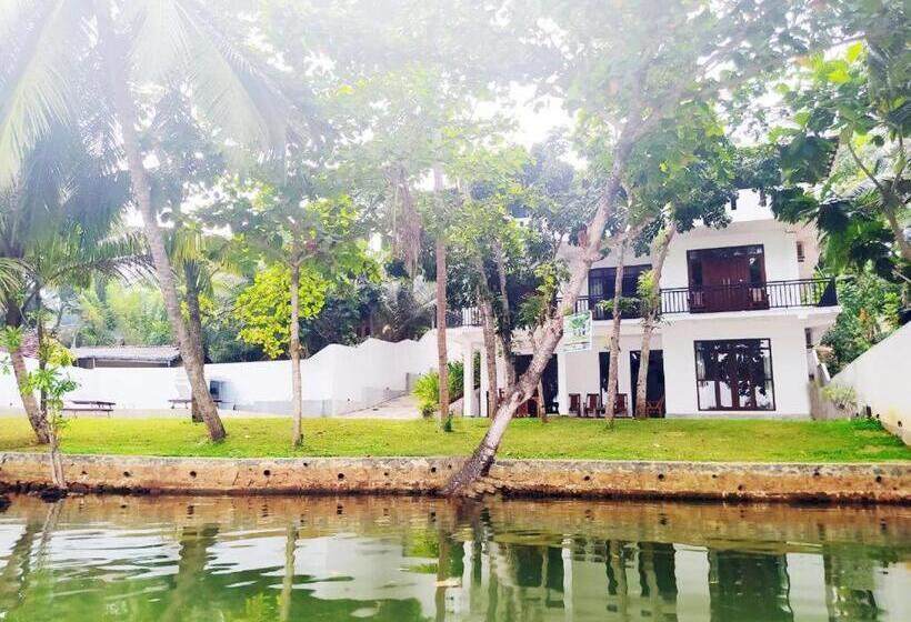בקתה סטנדרטית, The Green Lagoon Villa