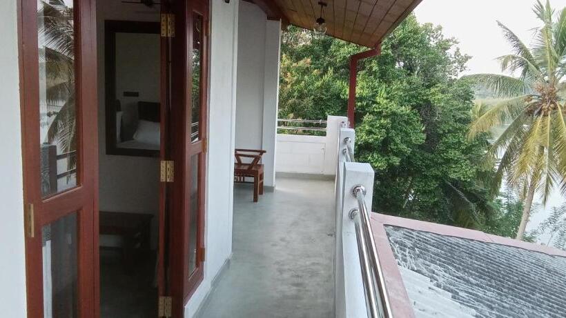 Superior room with lake view, The Green Lagoon Villa