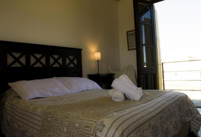 اتاق لوکس با بالکن و چشم‌انداز دریا, Posada Biarritz