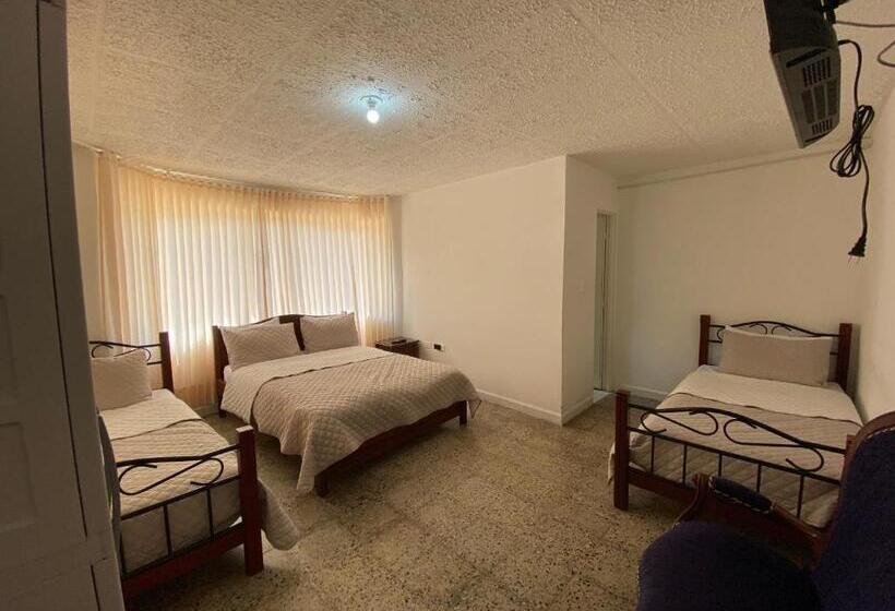 标准三人间, Bed And Breakfast Campestre El Estoril
