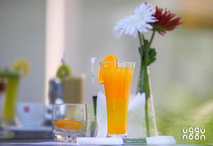 Президентский Люкс, Noon Hotel Suites