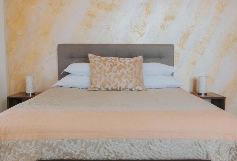 اتاق لوکس با بالکن, Motel Vila Bakarni
