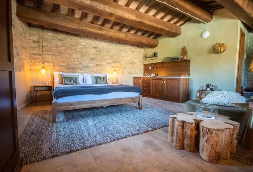 Quarto Estandar, Borgo Castello Panicaglia