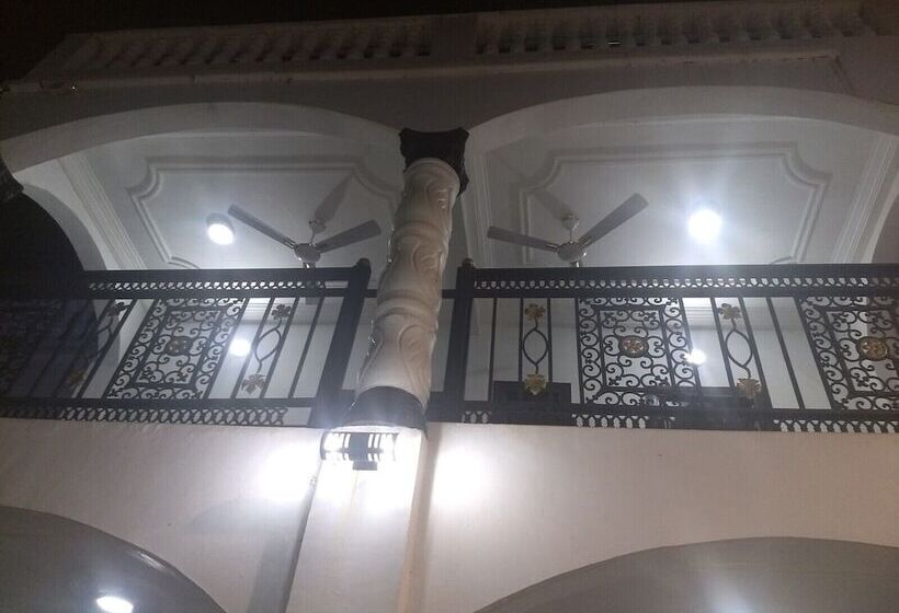 סוויטה אקזקיוטיב, The Winford Boutique Hotel Achimota