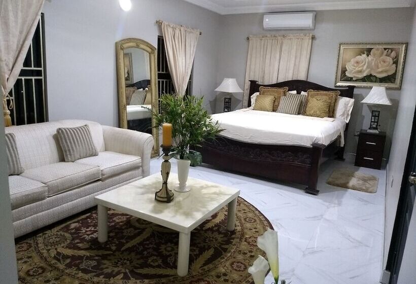 סוויטה אקזקיוטיב, The Winford Boutique Hotel Achimota