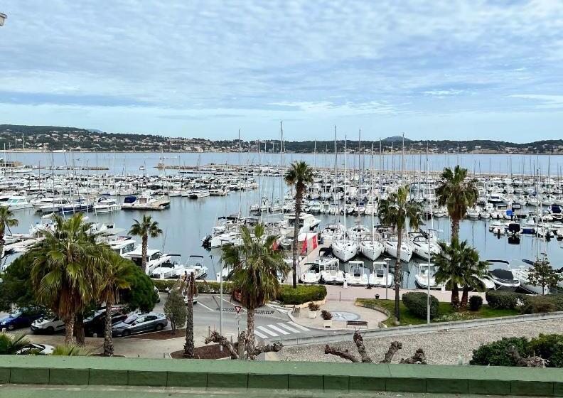 استودیوی استاندارد با چشم‌انداز دریا, Residence Le Beau Rivage