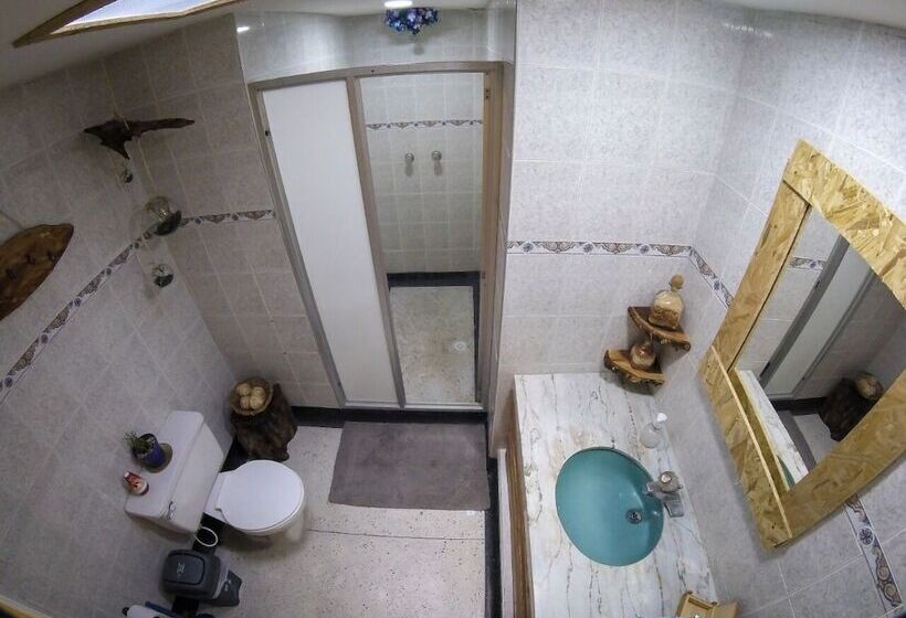 Cama em Quarto Compartilhado, La Otra Mitad Hostel