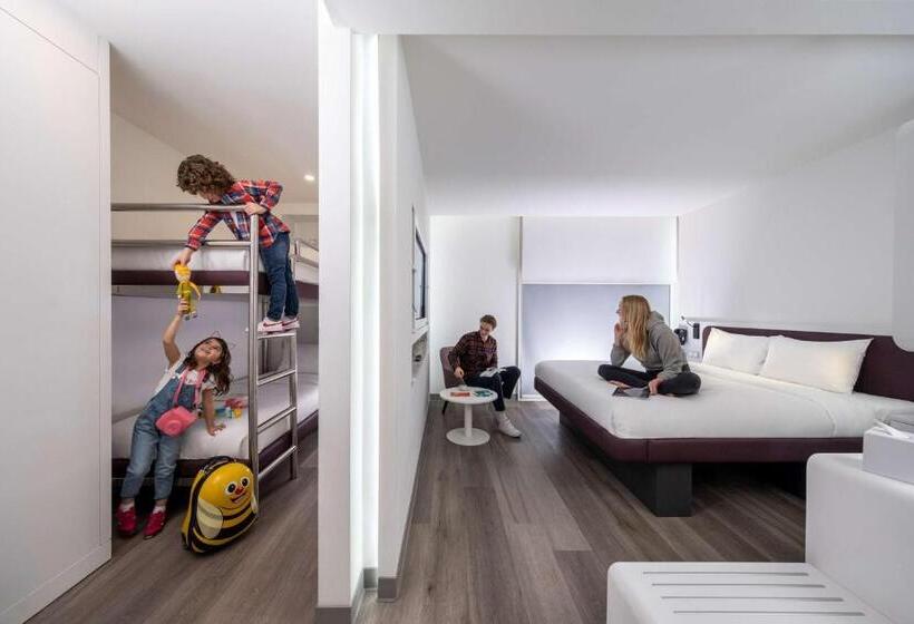 Habitación Familiar, Yotel Istanbul Airport Landside, City Entrance