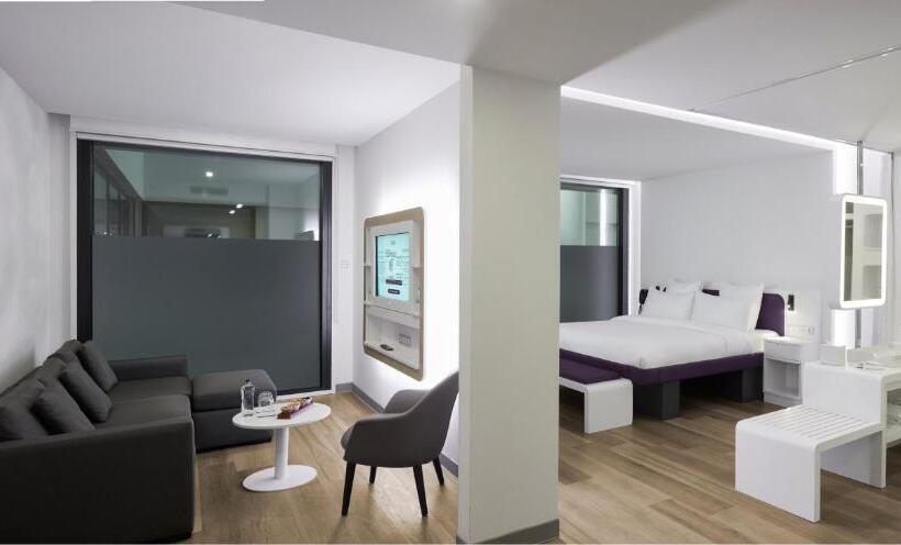 주니어 스위트, Yotel Istanbul Airport Landside, City Entrance
