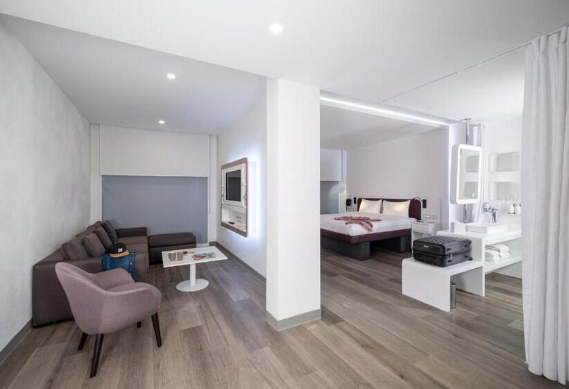 Junior Suite, Yotel Istanbul Airport Landside, City Entrance
