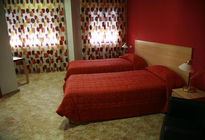 Номер Стандарт, Hostal El Poligono