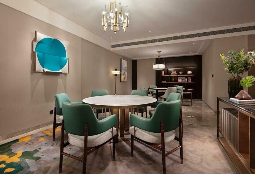 سوئیت اجرایی با تخت کینگ, Hilton Taizhou