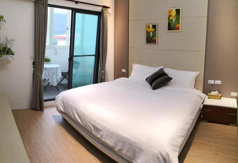 اتاق لوکس, Love Happiness Inn